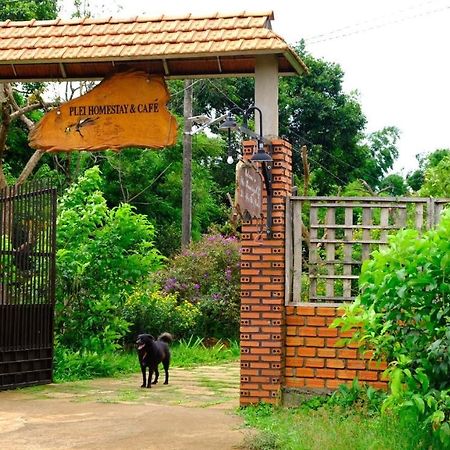 Plei Homestay & Cafe Plây Ku Exterior foto
