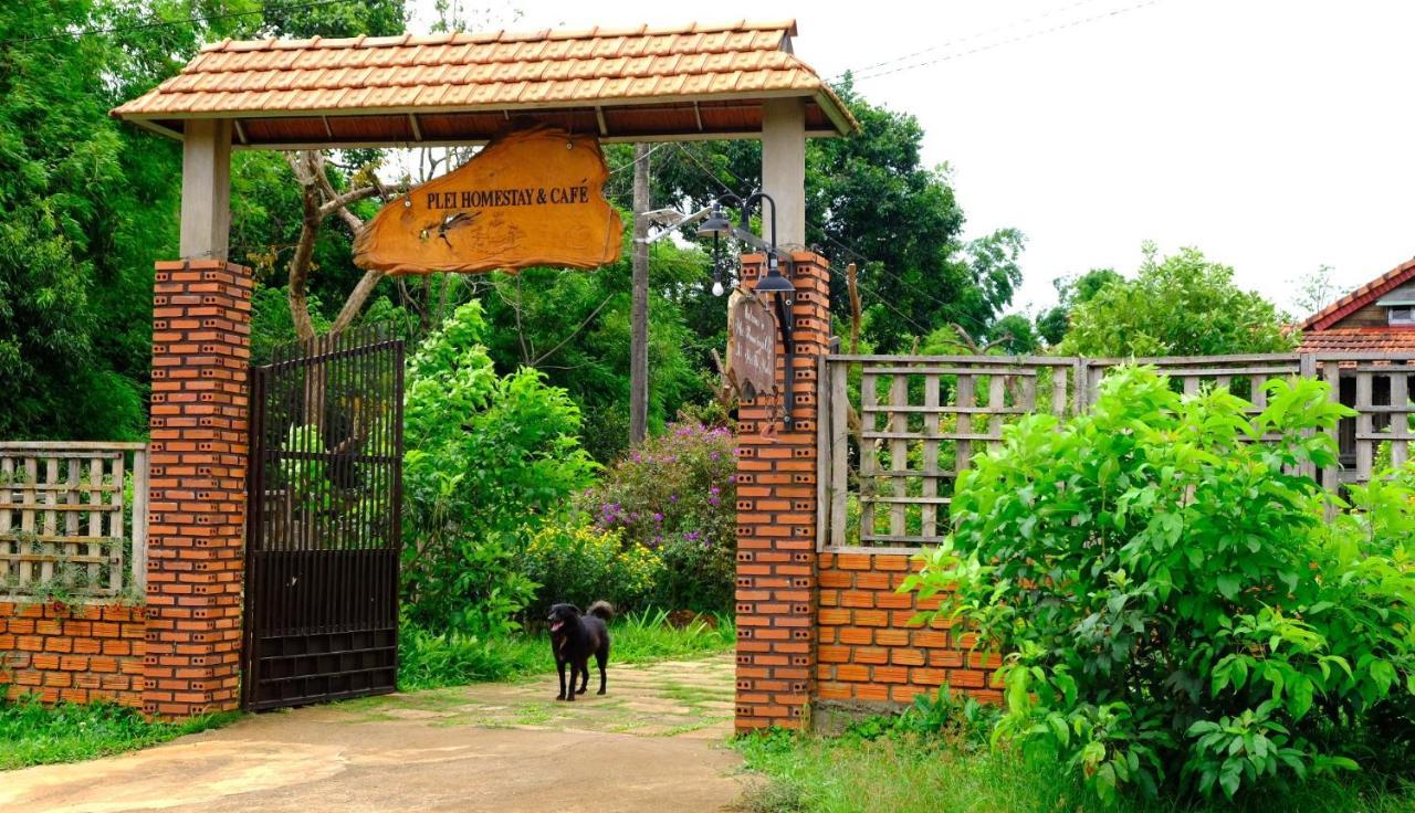 Plei Homestay & Cafe Plây Ku Exterior foto