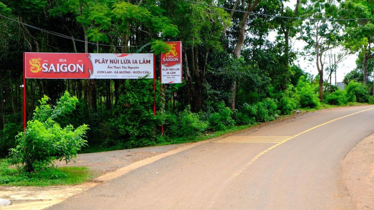 Plei Homestay & Cafe Plây Ku Exterior foto