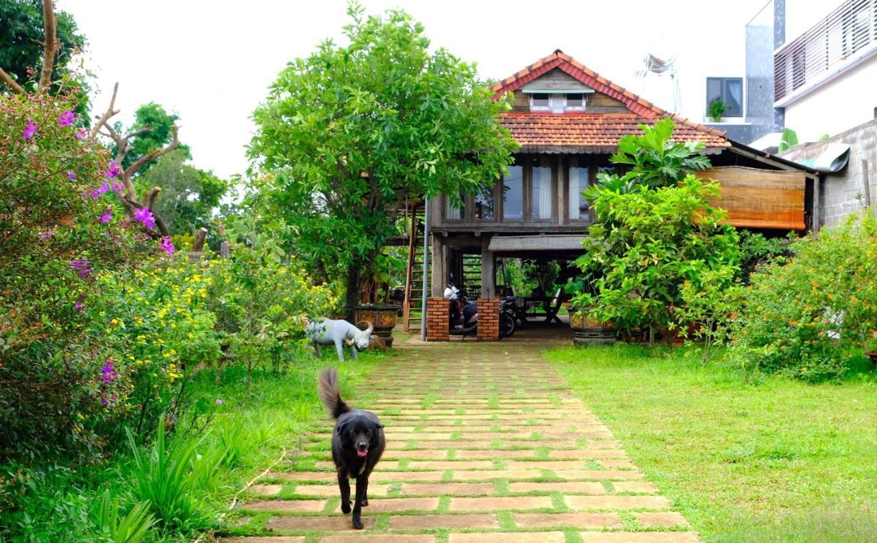 Plei Homestay & Cafe Plây Ku Exterior foto