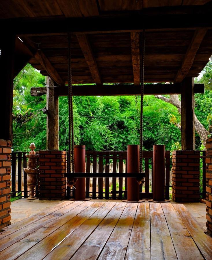 Plei Homestay & Cafe Plây Ku Exterior foto
